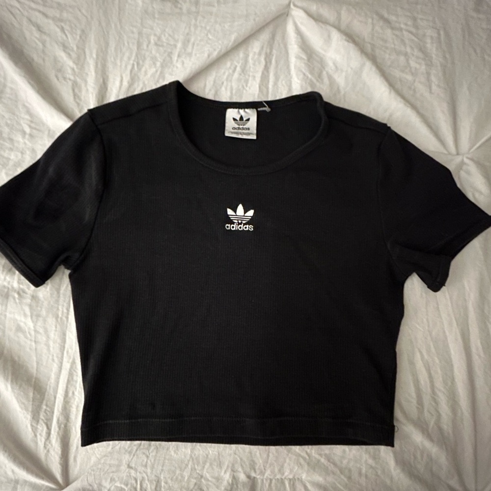 Adidas Originals Essentials Ribbed Cropped Tee – Black – Small